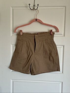 Vero Moda High-Waisted Light Clay Pleated Women’s Shorts